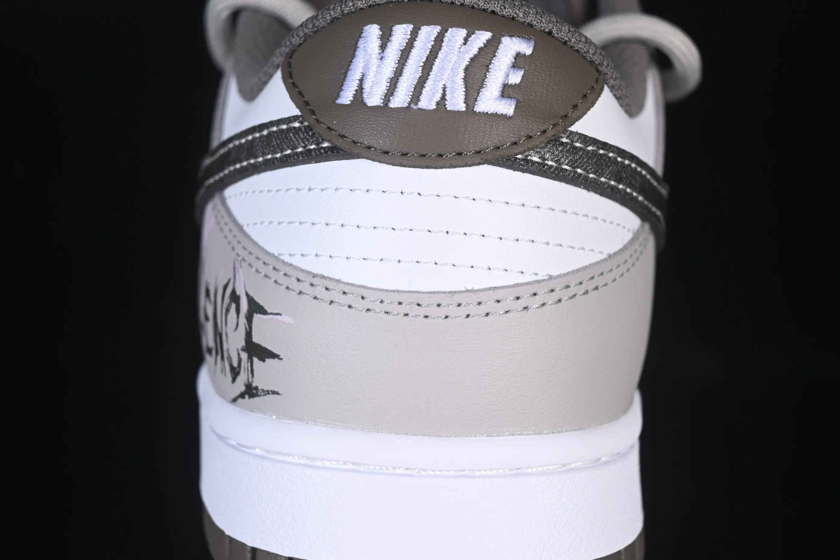 All Categories Nk SB Dunk Series Nk SB Dunk Low High-end Customized Low-top Shoes Nike SB Dunk Low "Just Do It" Straps Anniversary High-end Customized Low-top Casual Shoes HF5441-111